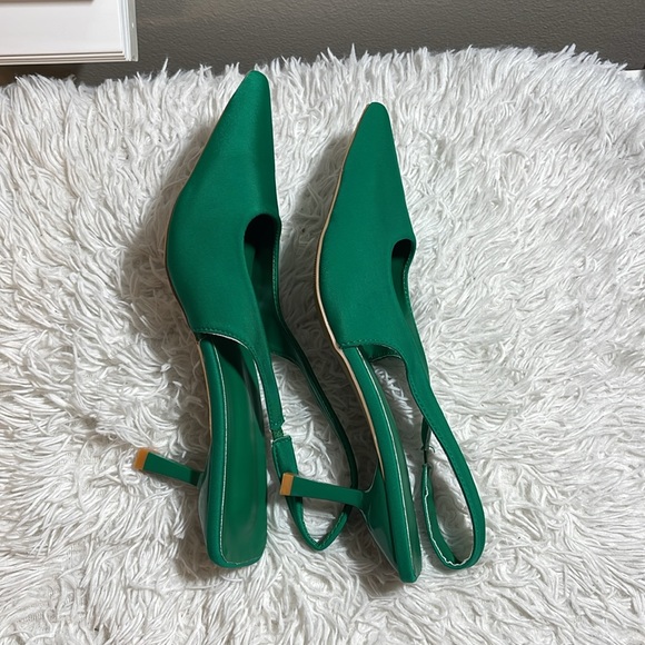 Green pointed toe, shallow heel, Zara dup women pumps - Picture 4 of 6